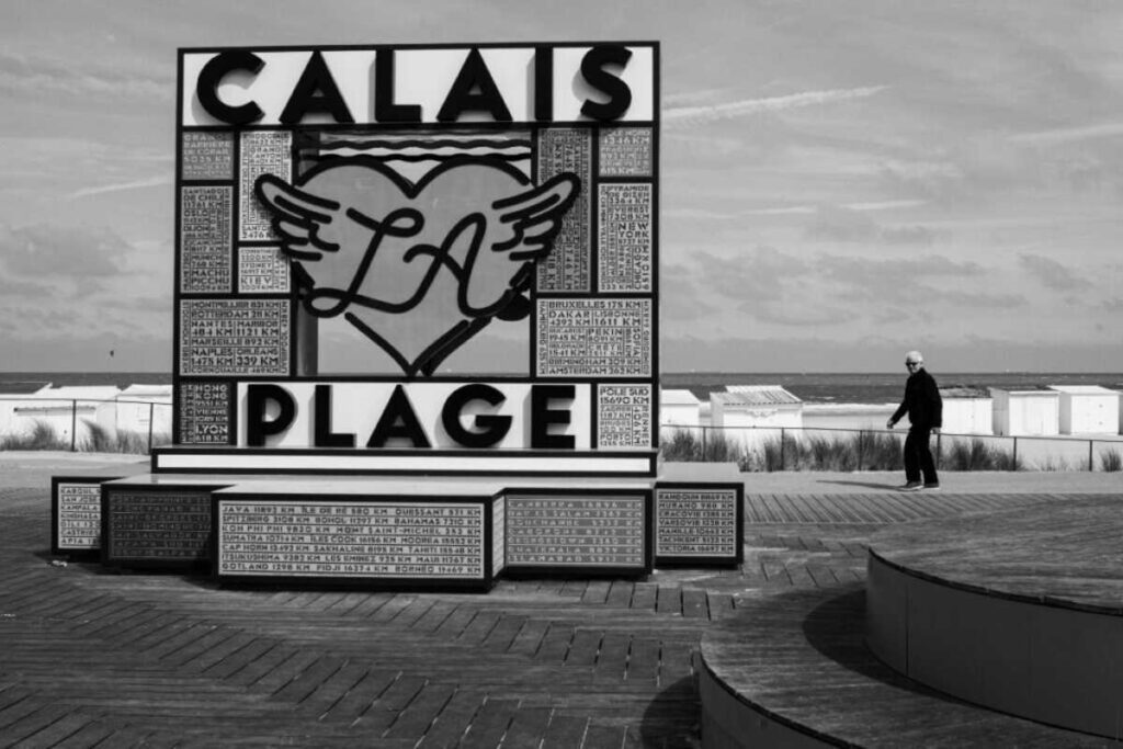 1.-Plage-de-Calais--the-beach-promenade