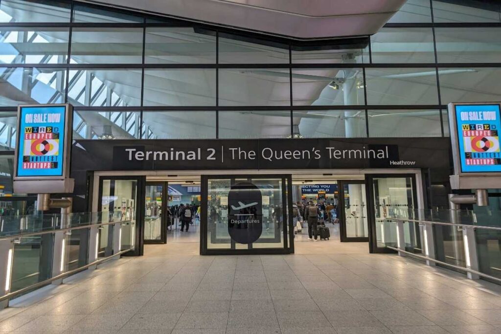 London Heathrow Terminal 2 Lufthansa check-in Zone D departure hall 2026
