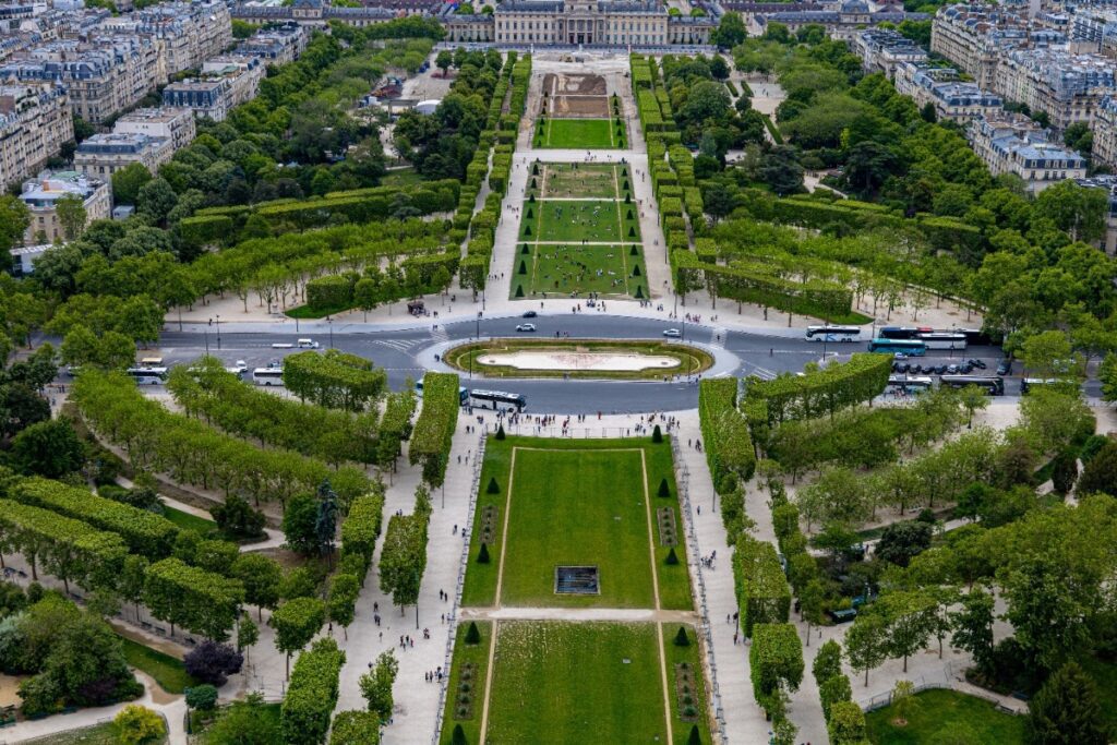 8. Champ de Mars — Eiffel Tower Sparkle Show