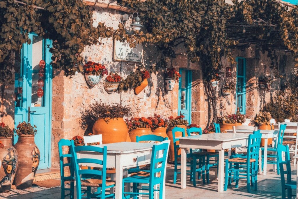 Local Dining Etiquette in Greece