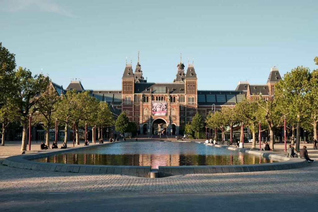 Rijksmuseum — How Much Does It Cost and How Long Does It Take