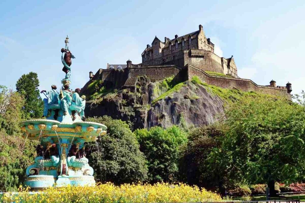 Edinburgh Explore the Scottish capital Edinburgh from Newhaven
