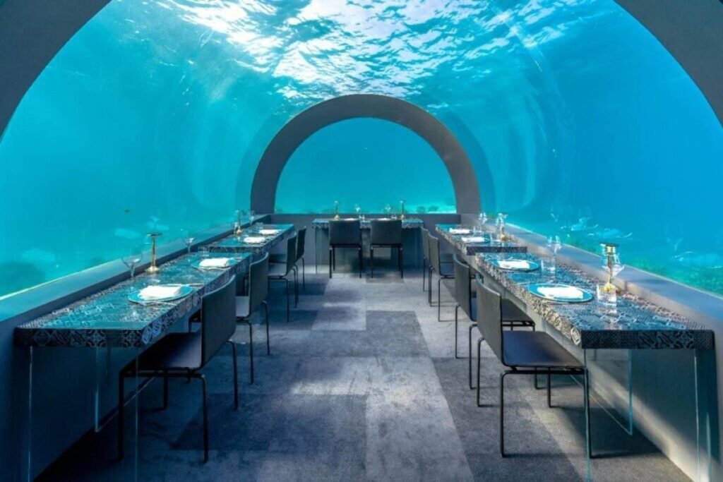 Dine-Underwater--Literally