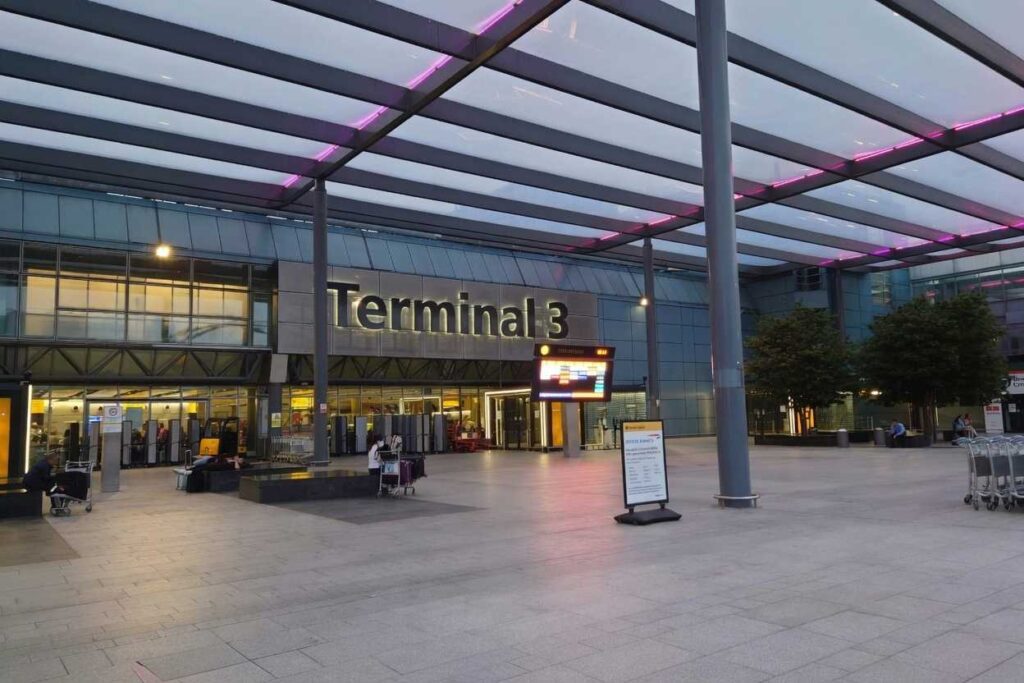 London Heathrow Terminal 3 Delta Air Lines check-in departure hall 2026
