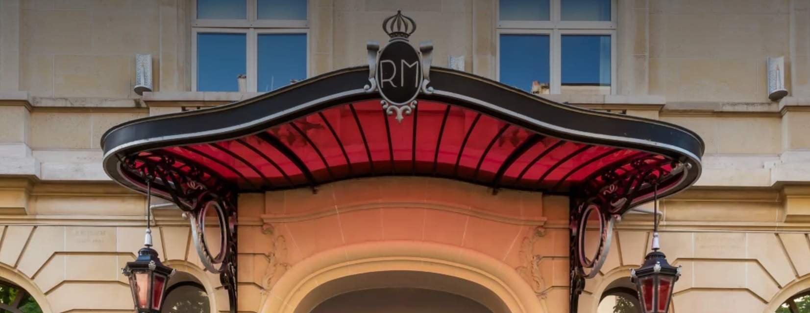 Raffles Paris luxury suite at Le Royal Monceau