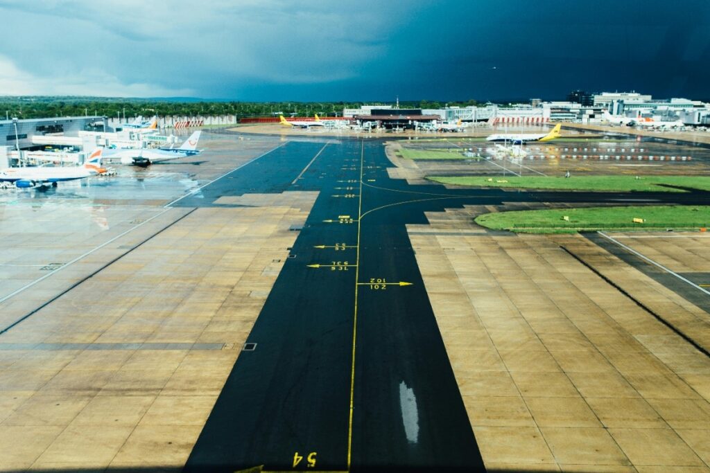Jet fuel shortage 2026 — British holidaymakers should consider alternatives to long-haul flights this summer.