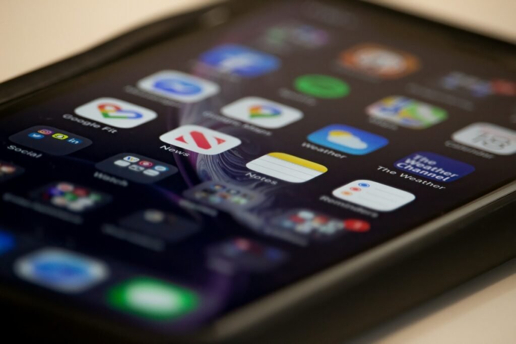 The App-Driven Traveller Essential Tools for 2026 Europe Sunset Weekly