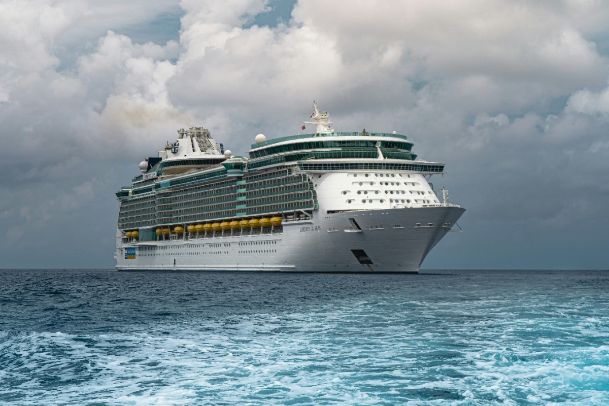CruiseAway Australia — 2026 Family Fleet Carnival vs. Royal Caribbean