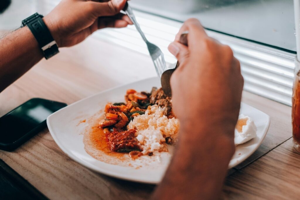 Local Dining Etiquette in Malaysia