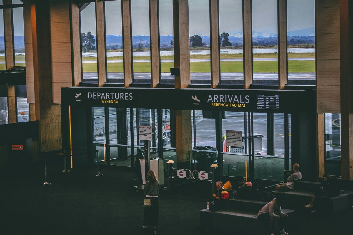 The-World-Top-10-Airlines-for-International-Travel-2048x1365